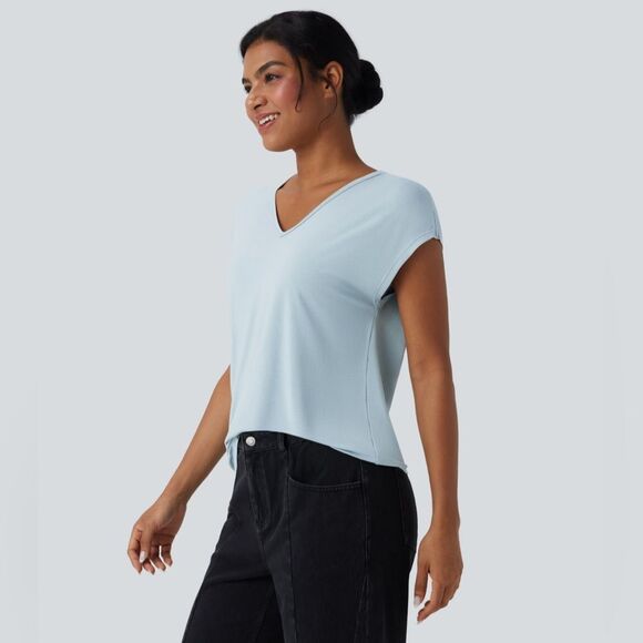 NWT Halara V-neck Tee - Picture 3 of 5